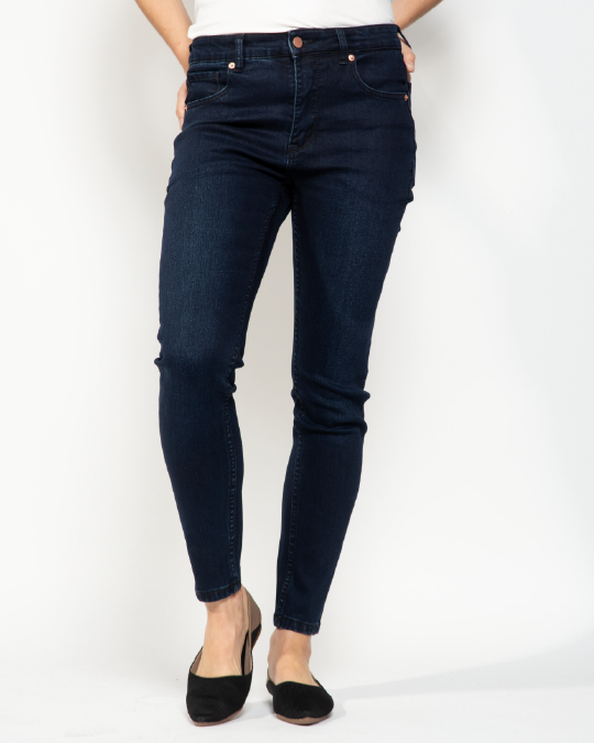 THE CORE DENIM JEANS IN DARK WASH
